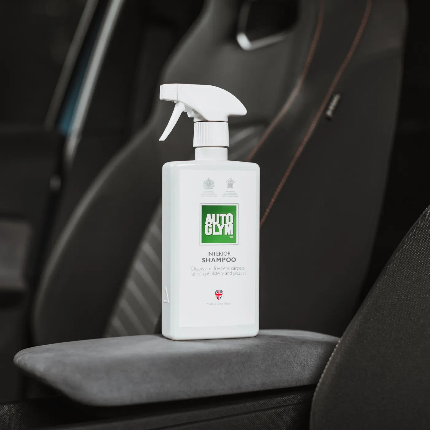 Autoglym Interior Shampoo cleaner. removes stubborn stains from all interior fabrics and surfaces such as carpets, fabric upholstery, dashboards, doors and headlining.