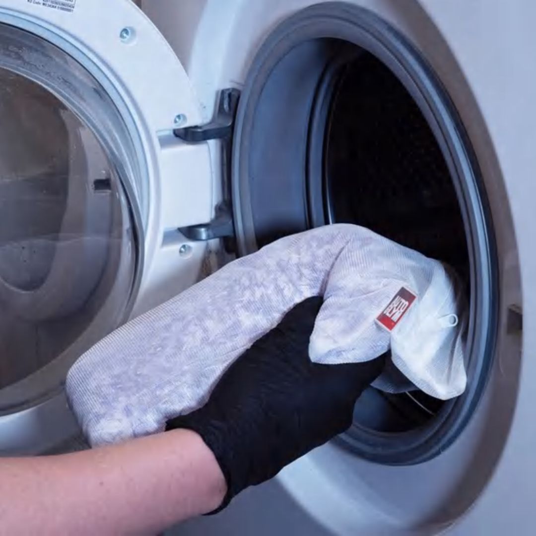 Autoglym Polar Wash Microfibre Wash Mitt. Red wash mitt. Autoglym Ireland. Autoglym Cork Ireland. Official Autoglym