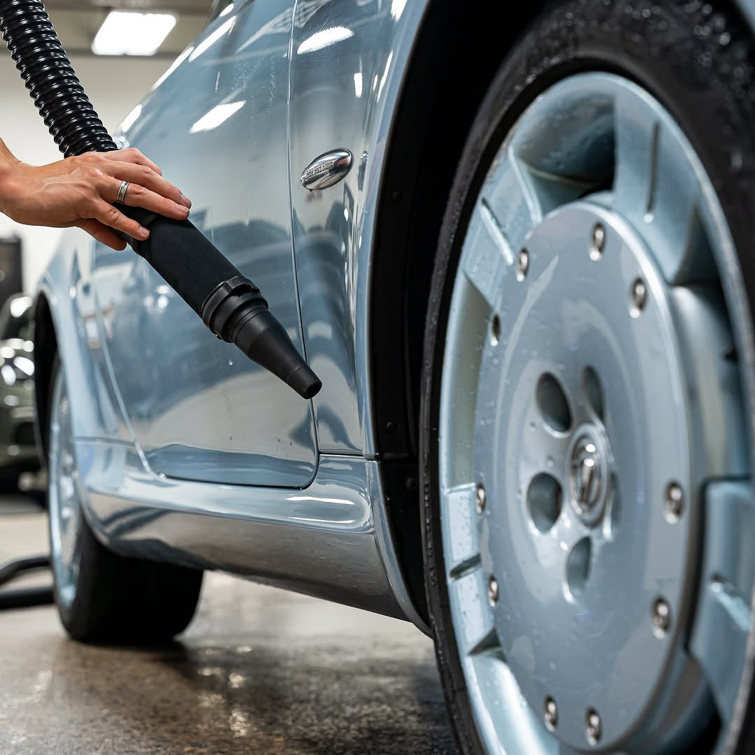 BLO/Rokit Neoprene Handle. Blowing Bentley mirror. Blo Car Dryer Ireland.