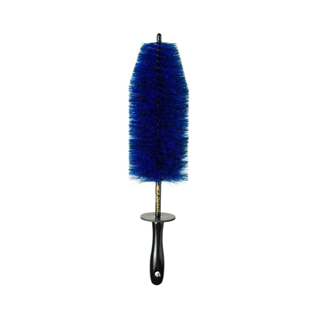Big EZ Detail Brush for wheels and engine bays – flexible, non-scratch bristles with a rubber-coated stem for safe and effective deep cleaning. EZ Detail Brushes Ireland