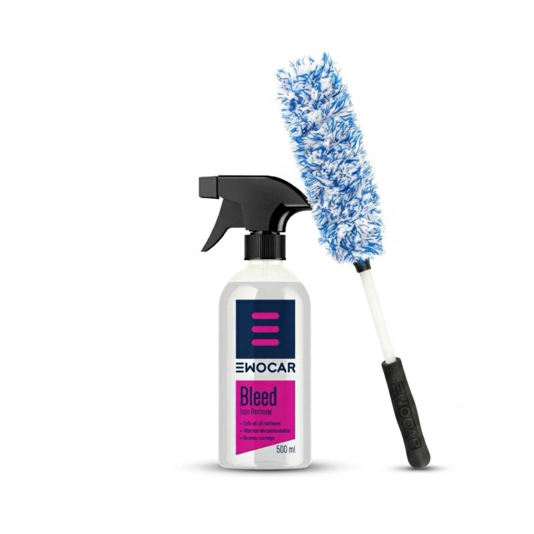 EMOCAR Bleed 500 ml bottle with a black spray trigger and a blue-and-white microfiber cleaning brush, shown on a white background.