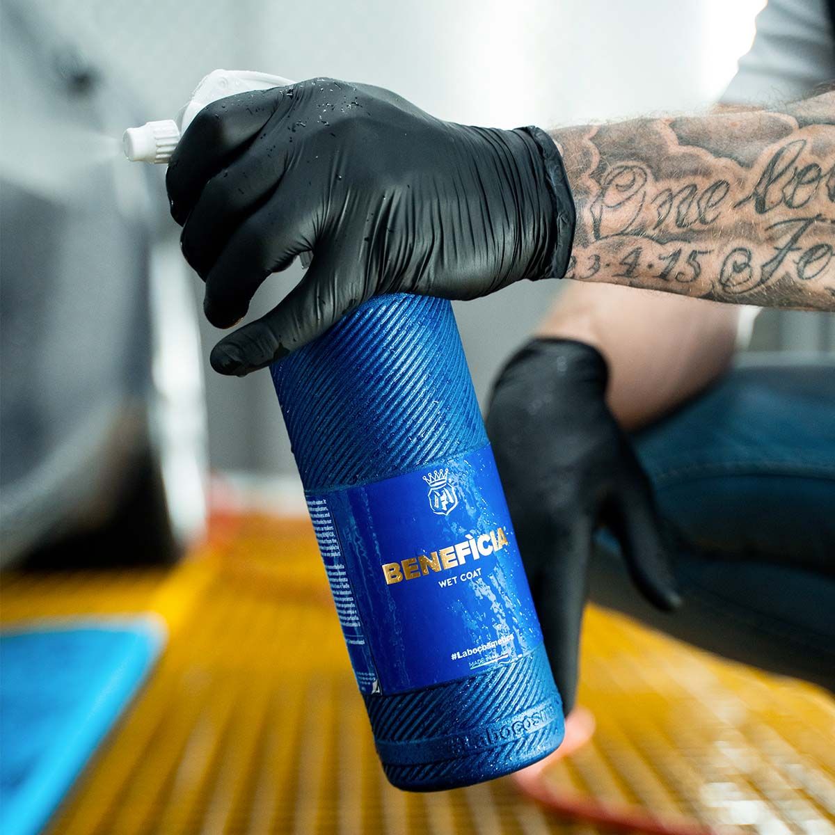 Labocosmetica Beneficia like Gyeon Wet Coat. Hydrophobic rinse aid with gloss. Quick detailer hydrophobic coating. High gloss. Labocosmetica Cork Ireland