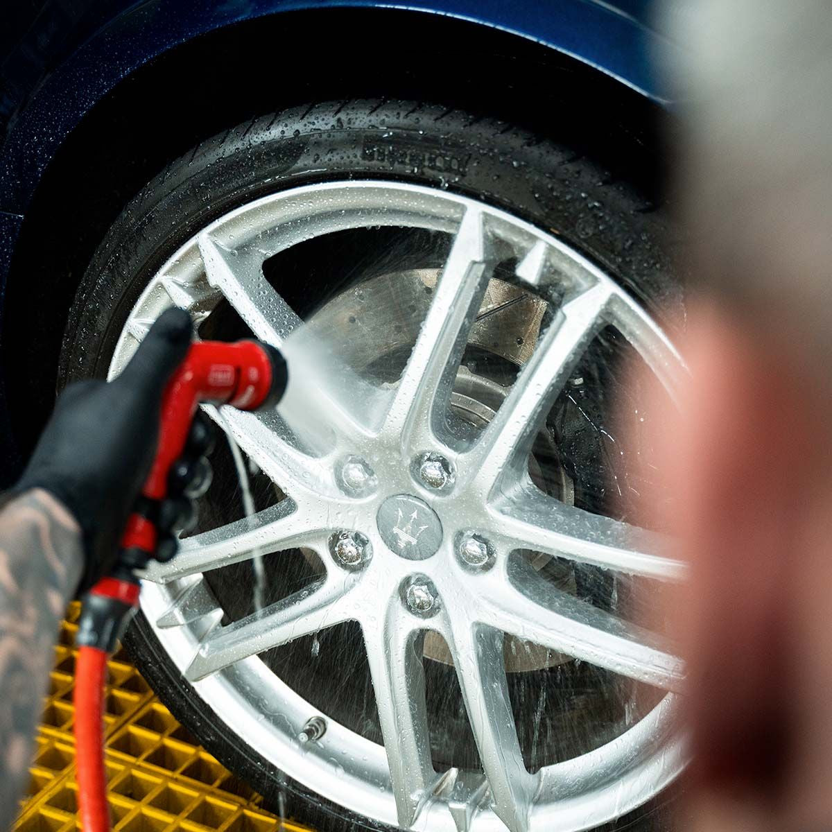 Labocosmetica Beneficia like Gyeon Wet Coat. Hydrophobic rinse aid with gloss. Quick detailer hydrophobic coating. High gloss. Labocosmetica Cork Ireland