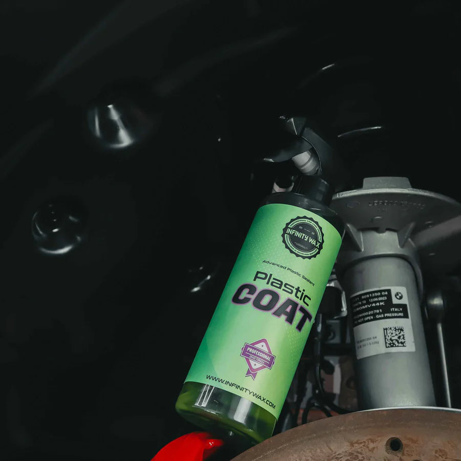 Infinity Wax Plastic Coat is an advanced plastic restorer and sealant that instantly restores the look of unpainted plastic trim and leaves behind a strong, durable layer of protection with great water behaviour.