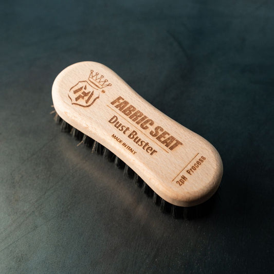 Labocosmetica Fabric Seat Brush. Special brush for 2pH interior cleaner. Best brush for seats and fabrics. Originally used for cleaning Nubuck leather shoes, it was tested by a detailer specialising in interior cleaning, who worked closely with Labocosmetica. After testing hundreds of brushes, they discovered this specific brush material, which Labocosmetica then enhanced with a special bristle alloy.