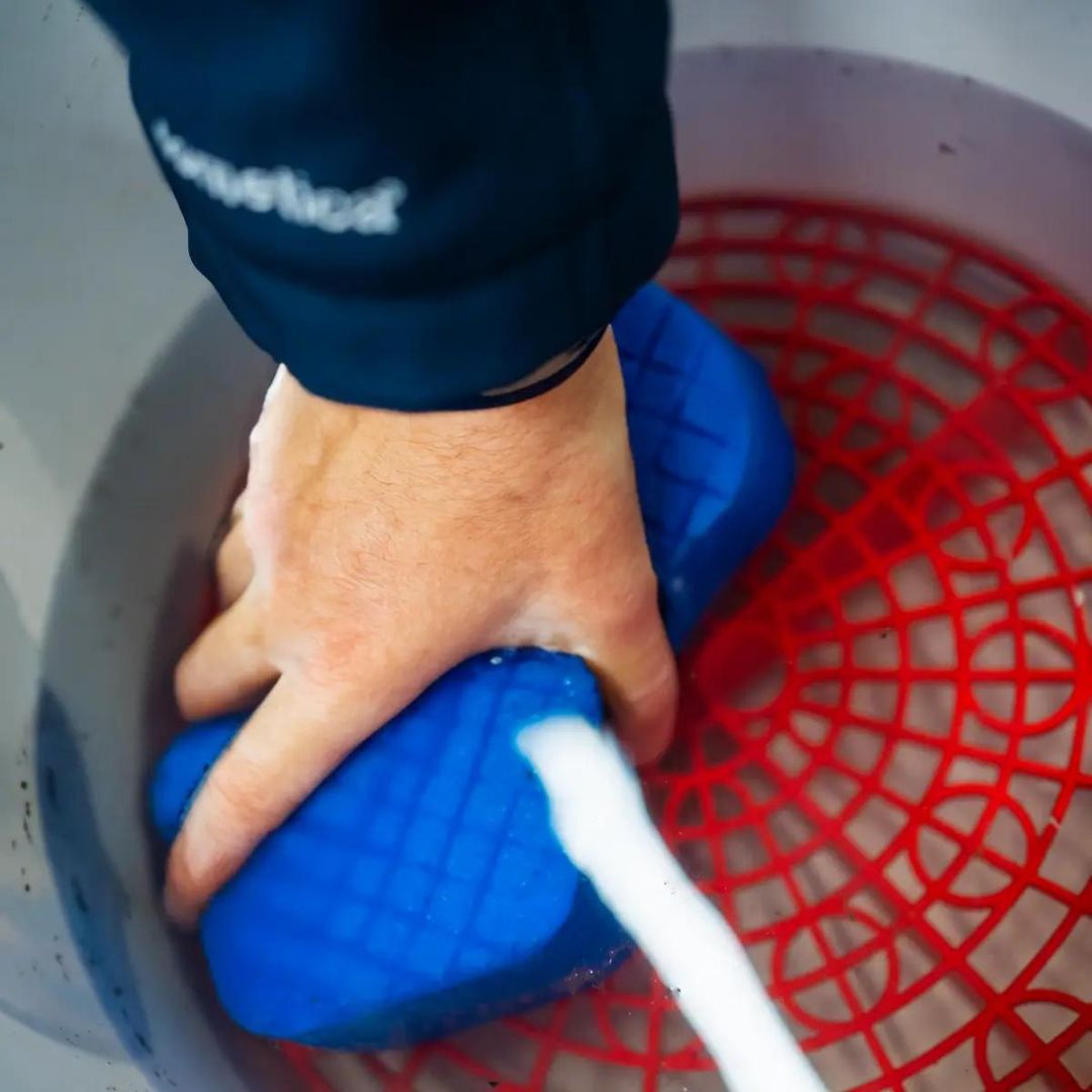 Labocosmetica Idrosave is the latest polymer rinseless wash on the market. With a new and innovative formulation that offers a complete solution for washing and protecting vehicles in a single step without the need for additional rinsing. Idrosave can also be used as a rinse aid and works just as good as a Waterless wash too!