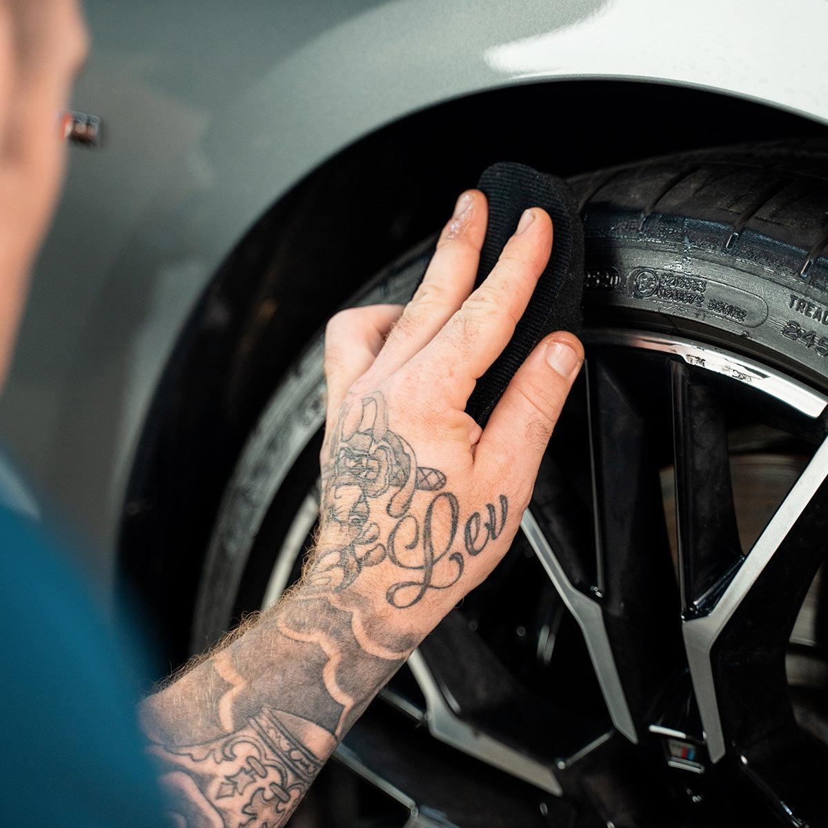 Labocosmetica Hydra Tyre dressing. matte sating tyre dressing and tyre shine. Trim Dressing. Plastic trim dressing. 3 months duration. Labcosmetica Cork Ireland.