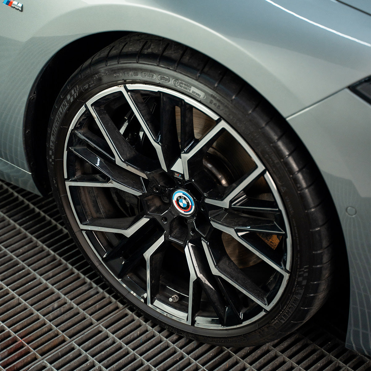 Labocosmetica Hydra Tyre dressing. matte sating tyre dressing and tyre shine. Trim Dressing. Plastic trim dressing. 3 months duration. Labcosmetica Cork Ireland.