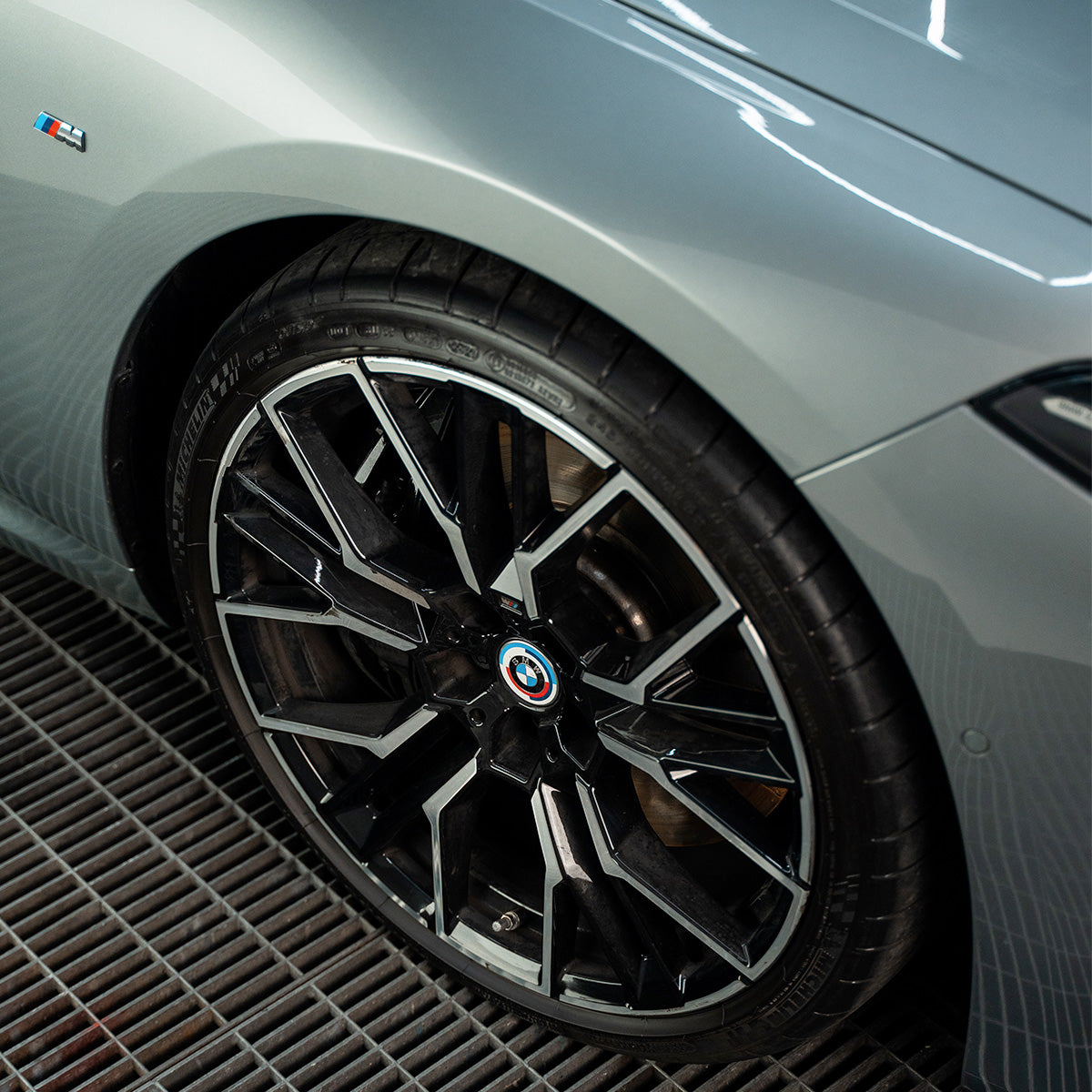 Labocosmetica Hydra Tyre dressing. matte sating tyre dressing and tyre shine. Trim Dressing. Plastic trim dressing. 3 months duration. Labcosmetica Cork Ireland.