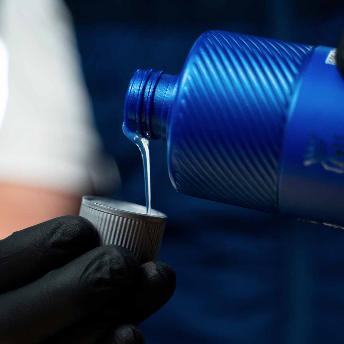 Labocosmetica Revitax Shampoo. Blue bottle with see through cap. Labocosmetica Cork Ireland. High gloss shampoo with ceramic. ceramic shampoo. safe on ceramic coats