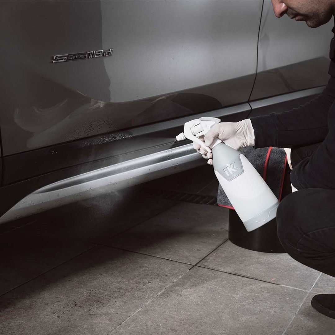 Maniac Waterless Wash. Best Waterless. P&S. Better than ONR. Waterless, from the Maniac line, is a revolutionary waterless cleaner that also offers an extraordinary shine, and has been specially formulated to be compatible with ceramic coatings.