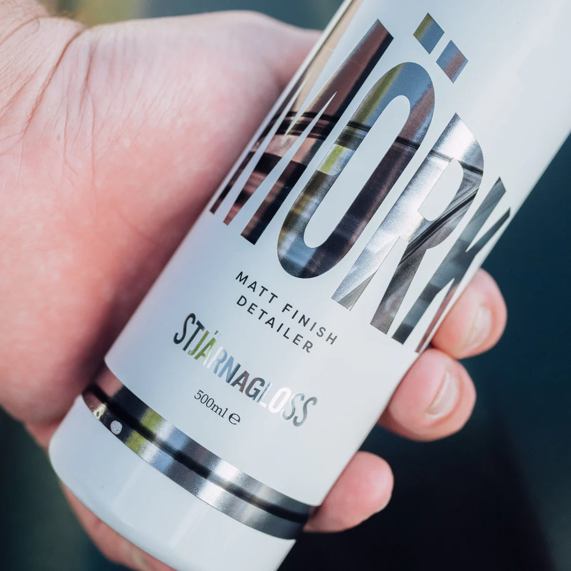 Mörk is your go-to quick car detailer for maintaining the pristine appearance of frosted paintwork and matte wraps.