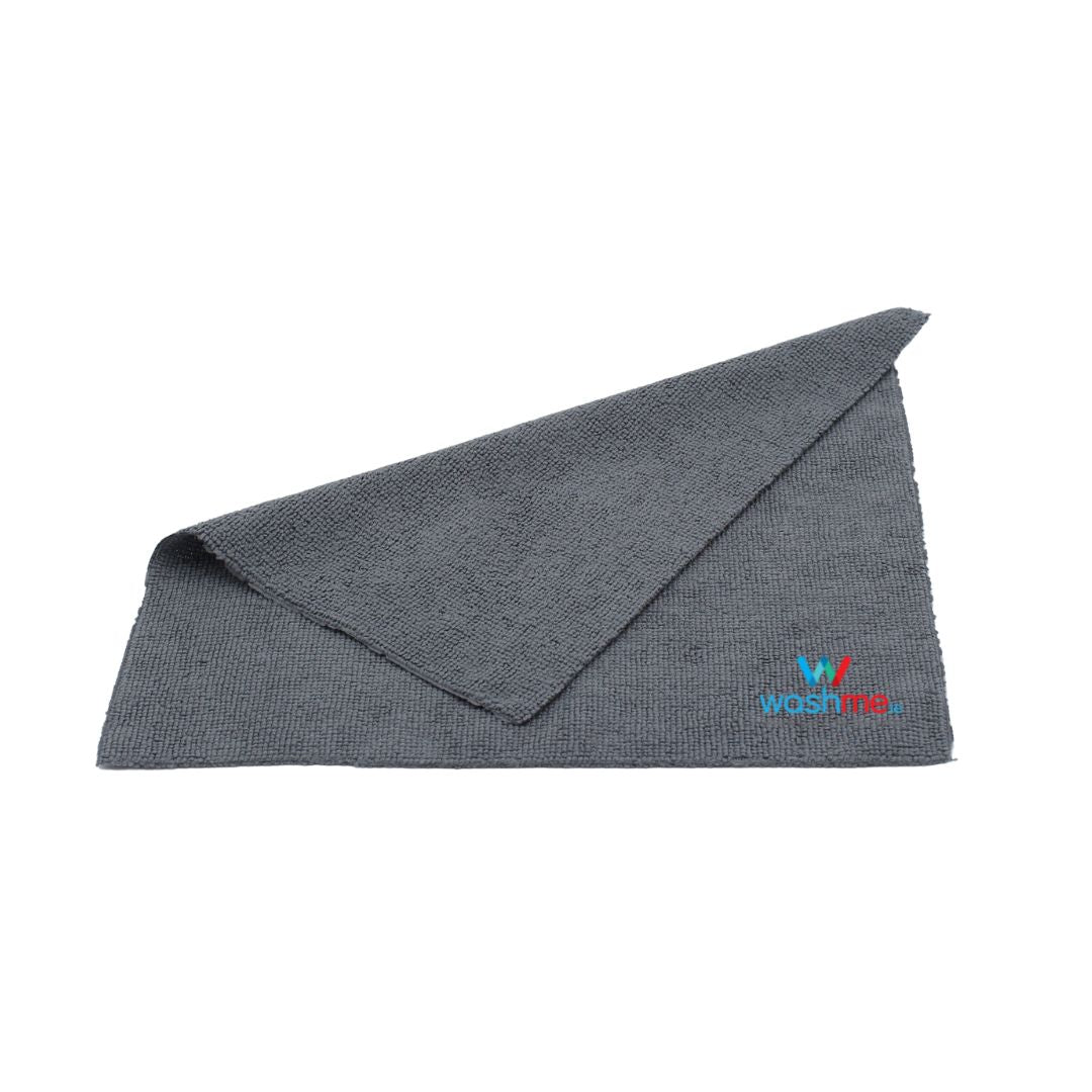 Roll of grey microfibre cloth for workshop. Rolls of microfibre cloths are a more durable and qualitative alternative to rolls of paper cloth. After use, wash them in the washing machine to use again. Ideal for general cleaning and the automotive sector.