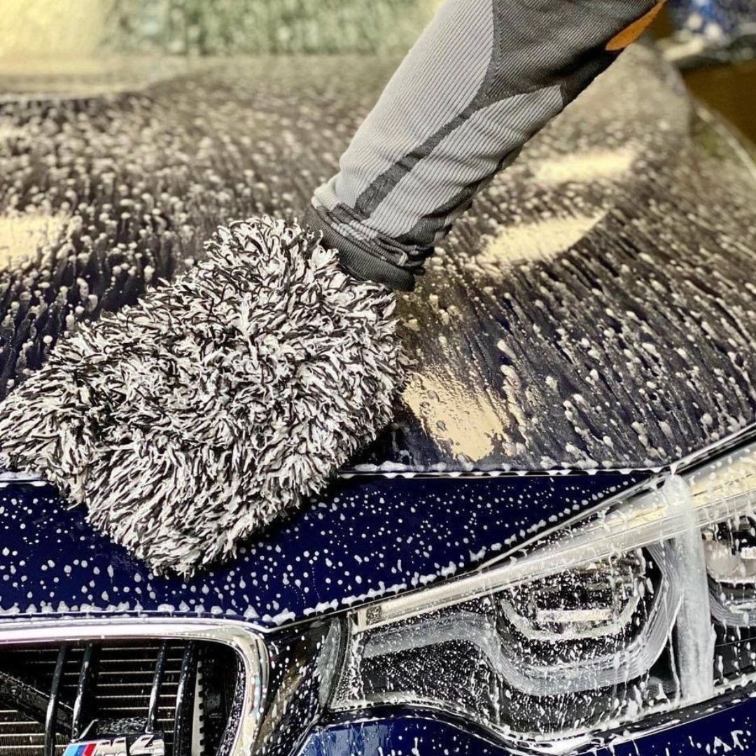 Work Stuff STORM Wash Mitt. White and black was mitt for cars with black cuff. wash glove for car washing. microfibre was mitt very soft. Work Stuff Ireland