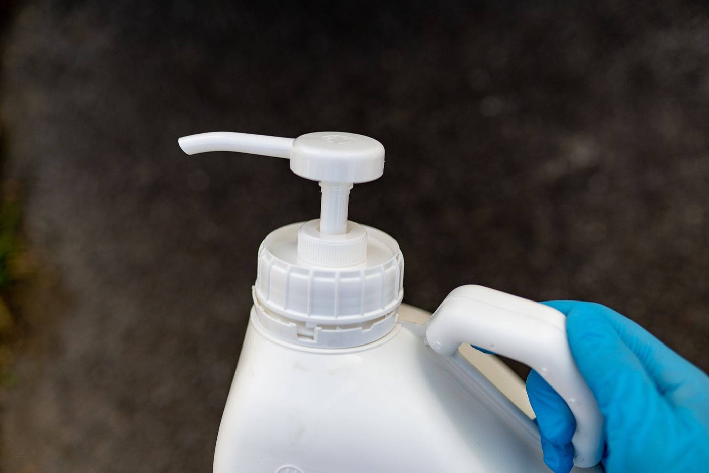 Bilt Hamber dosage pump, hand pump in white. For Bilt hamber auto-foam snow foam, korrosol, touch-less, auto-wheel