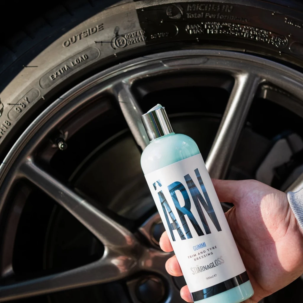 Stjarnagloss Gummi Tyre Dressing. Trim Dressing and Trim restorer. Tyre Gel. Stjarnagloss Ireland, Stjarnagloss Cork Ireland 50/50 tyre dressing