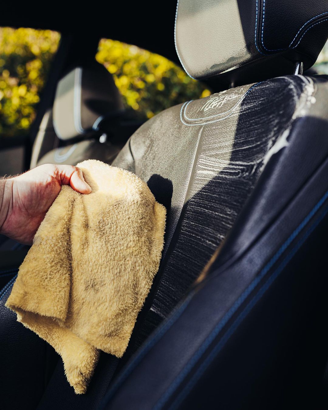 Stjarnagloss Interior Cleaner. Cleaner for dashboard. Interior plastic cleaner. Interior fabric cleaner. Stjarnagloss Ireland, Stjarnagloss Cork Ireland