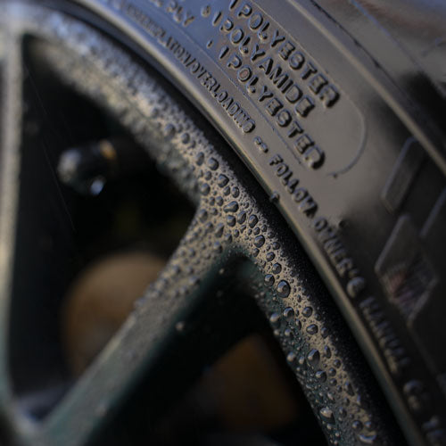 Maniac Ceramic Shampoo with SiO2 technology provides a hydrophobic coating that allows you to keep the car cleaner for longer. Ma Fra Ireland, Maniac Line Ireland