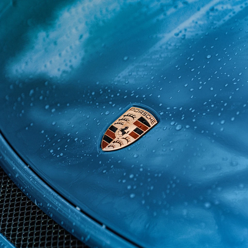 Stjarnagloss Quick Detailer. Nano Selant to spray on. LSP with long protection and hydrophoic. Water Beading. Stjarnagloss Ireland, Stjarnagloss Cork Ireland. Porsche GT3 bonnet