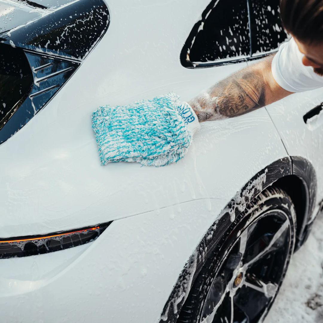 Stjarnagloss Lurvig wash mitt. green white microfibre wash mitt. safe car wash sponge. Stjarangloss Ireland