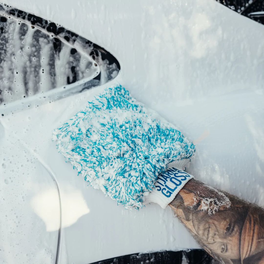Stjarnagloss Lurvig wash mitt. green white microfibre wash mitt. safe car wash sponge. Stjarangloss Ireland