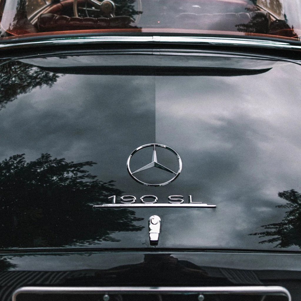 Stjarnagloss Skara is a micro-abrasive fine cut polish to clean, glaze and seal gloss paintwork. Stjarnagloss Ireland, Stjarnagloss Cork Ireland