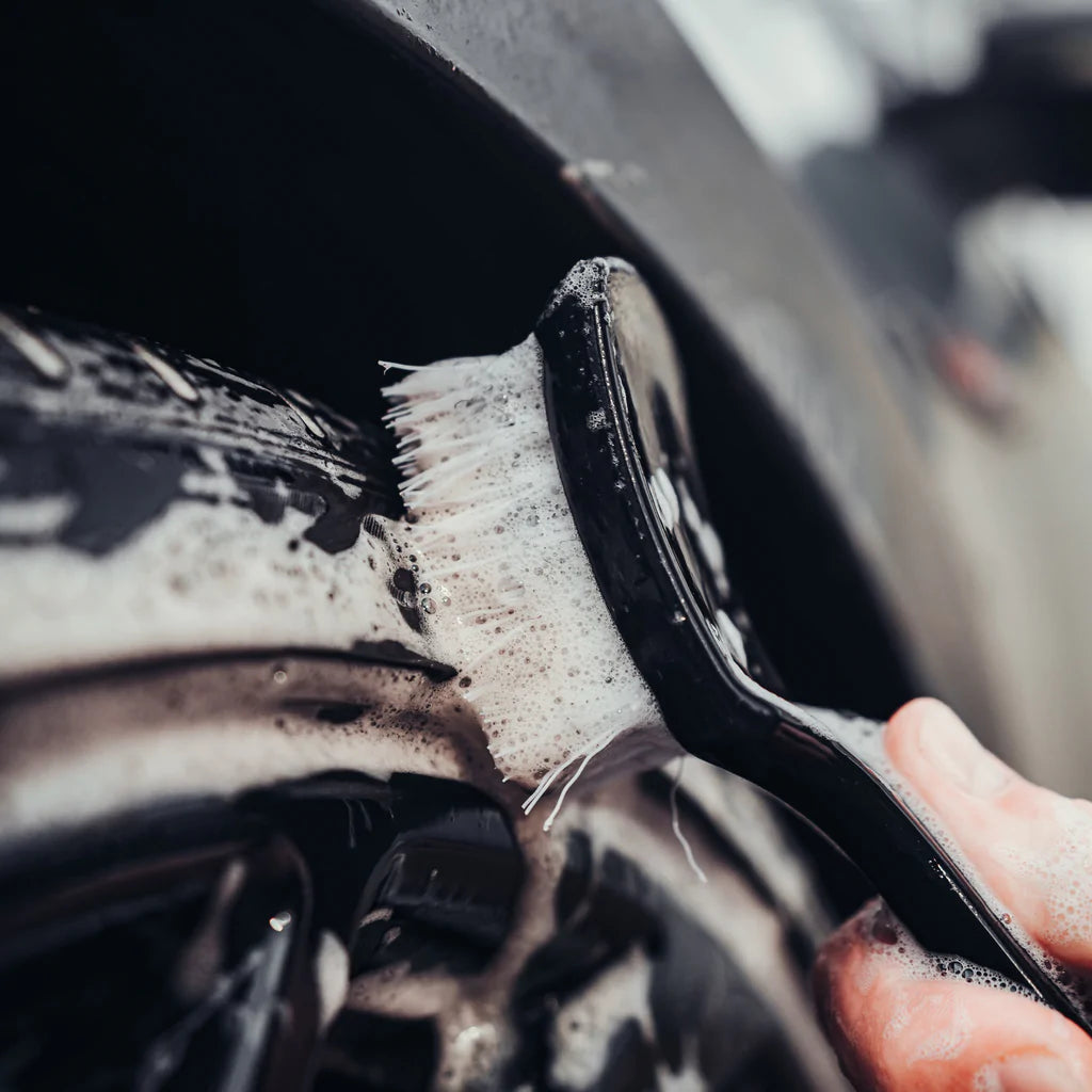 Stjarnagloss Skrubba Tyre Brush. Nylon Tyre Brush. Best brush to clean tyres. Stjarnagloss Ireland