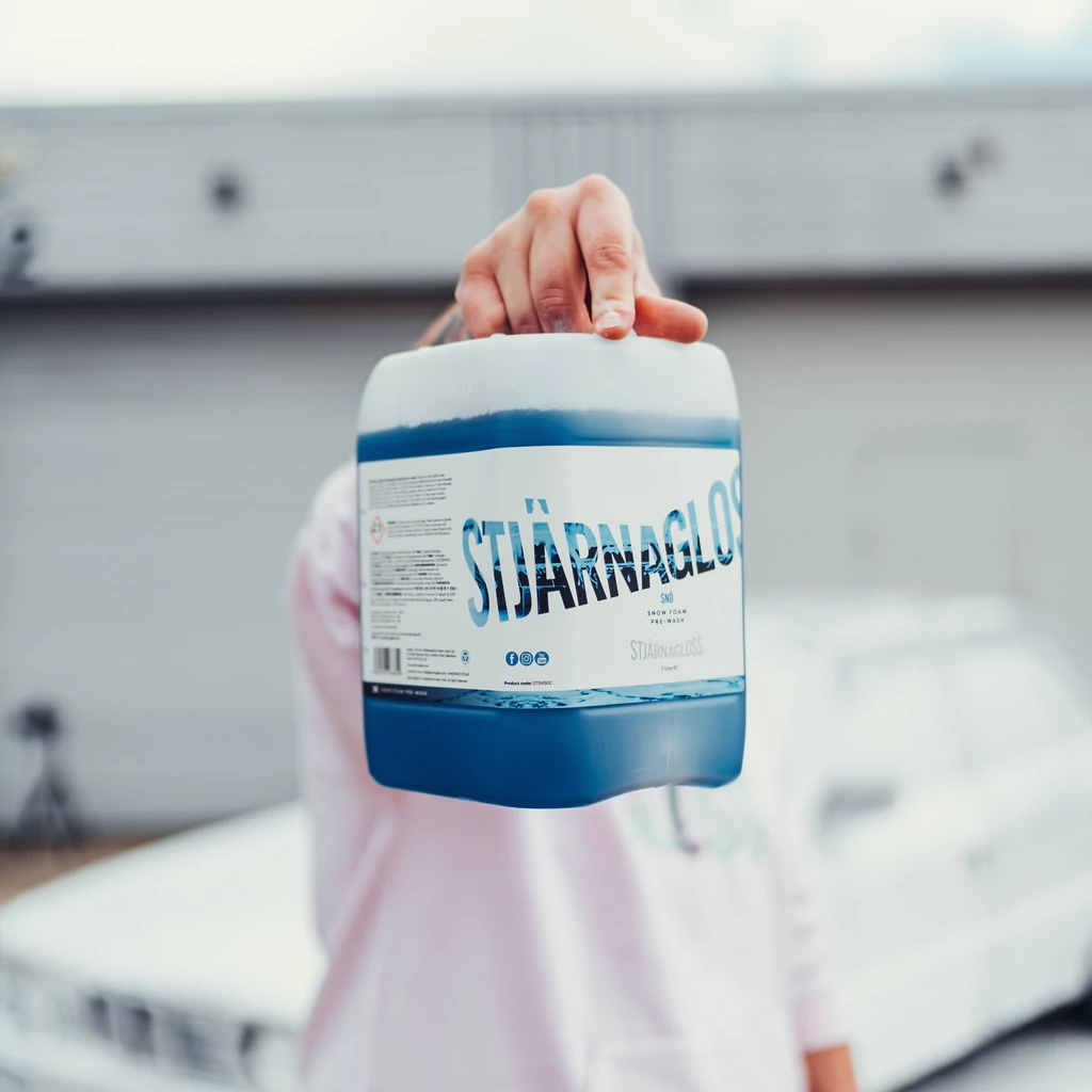 Stjarnagloss Sno Snow Foam. ph neutral snow form. thick snow foam. pre wash snow foam. best snow foam. Like Autoglym Polar Blast, ADBL Yeti. Stjarnagloss Ireland, Stjarnagloss Cork Ireland. Mercedes AMG GT