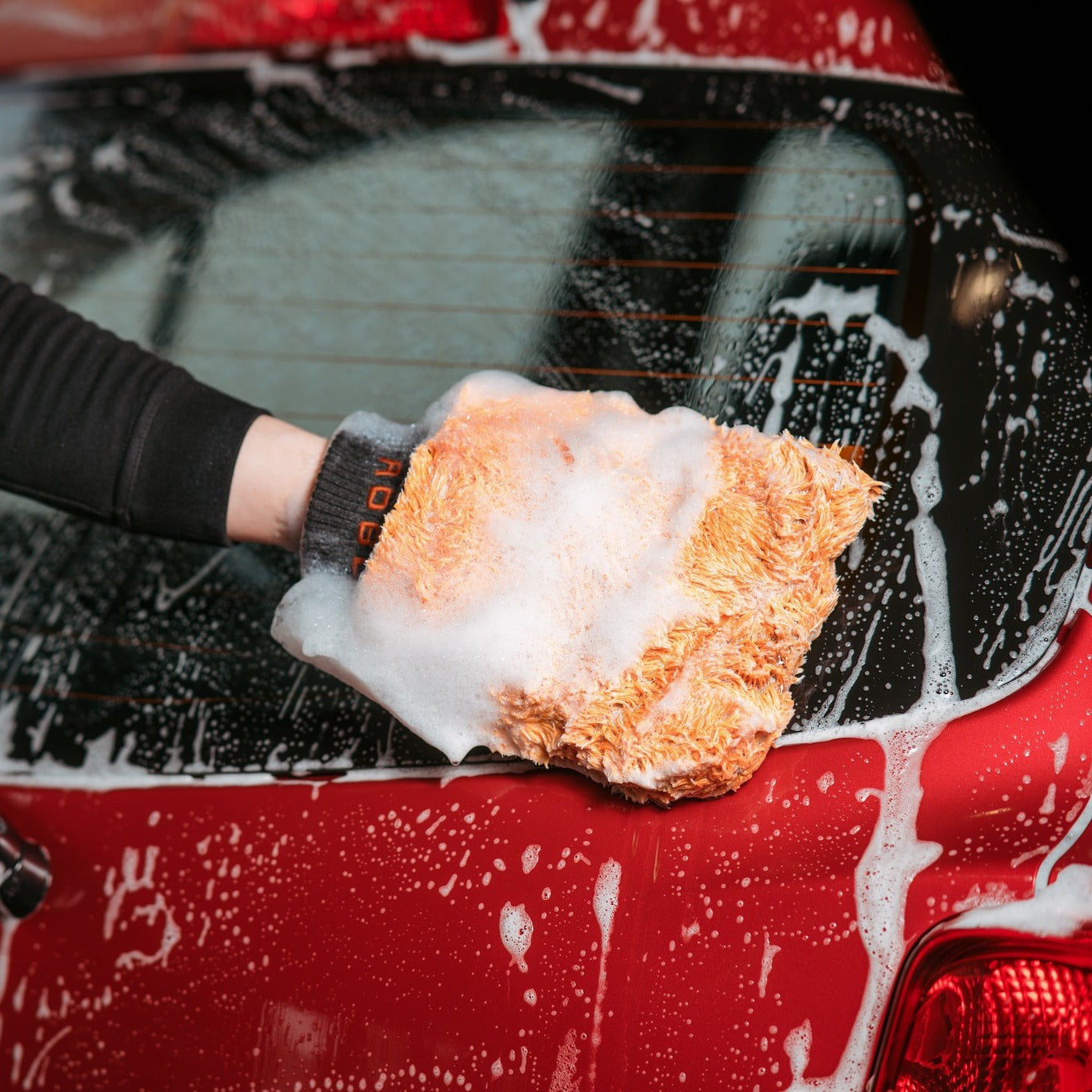 ADBL CareMitt wash mitt. Microfibre washmitt for car wash. sponge to wash car. Best wash mitt with blue and white fibres. Soft washmitt. ADBL Cork Ireland