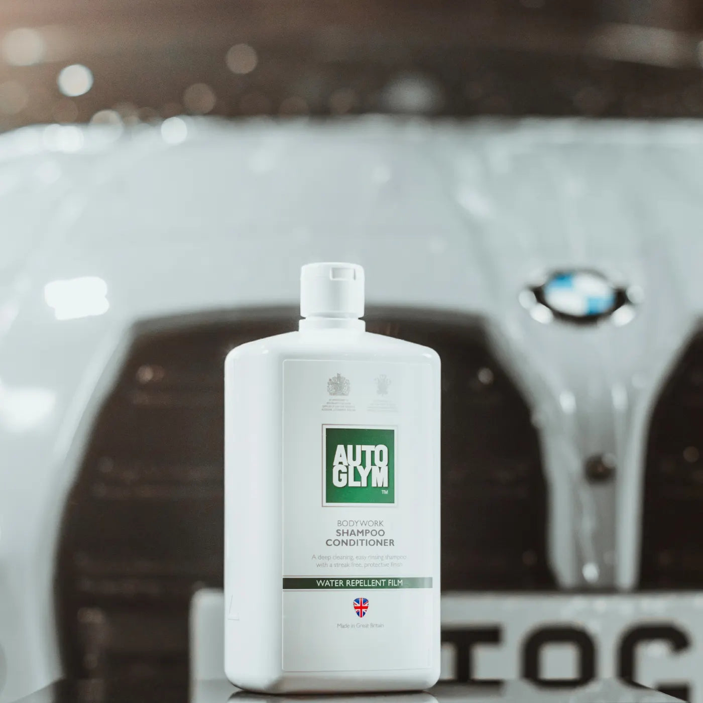 Autoglym low foaming, hardworking yet gentle Bodywork Shampoo Conditioner is specially formulated to leave a water-repellent, quick drying finish in no time. Autoglym Ireland