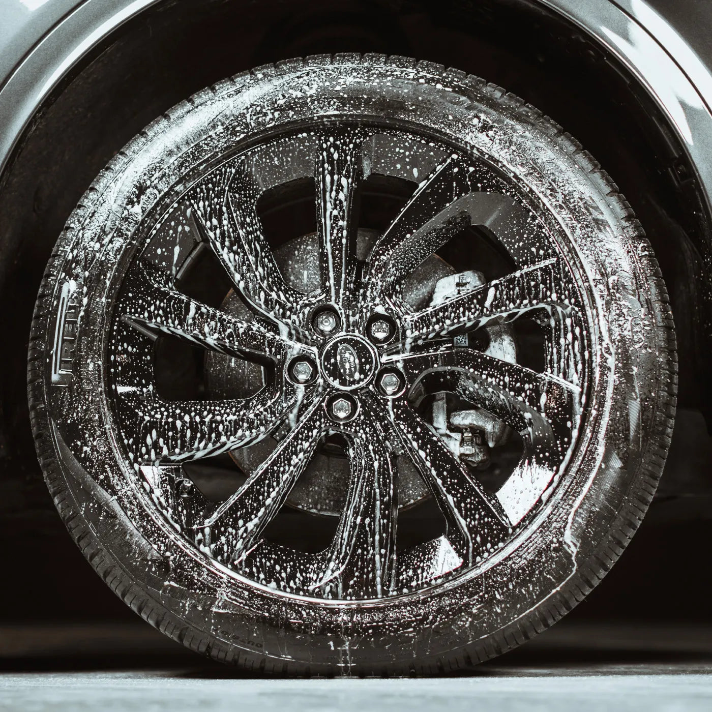 Best wheel cleaner Autoglym. Clean alloy wheels. Acid wheel cleaner. Autoglym Cork Ireland