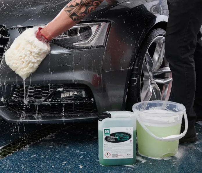 Black Audi A6. Autoglym Bodywork Shampoo Conditioner. White Bottle with green label. Hydrophobic film shampoo. 5L. Autoglym Cork Ireland