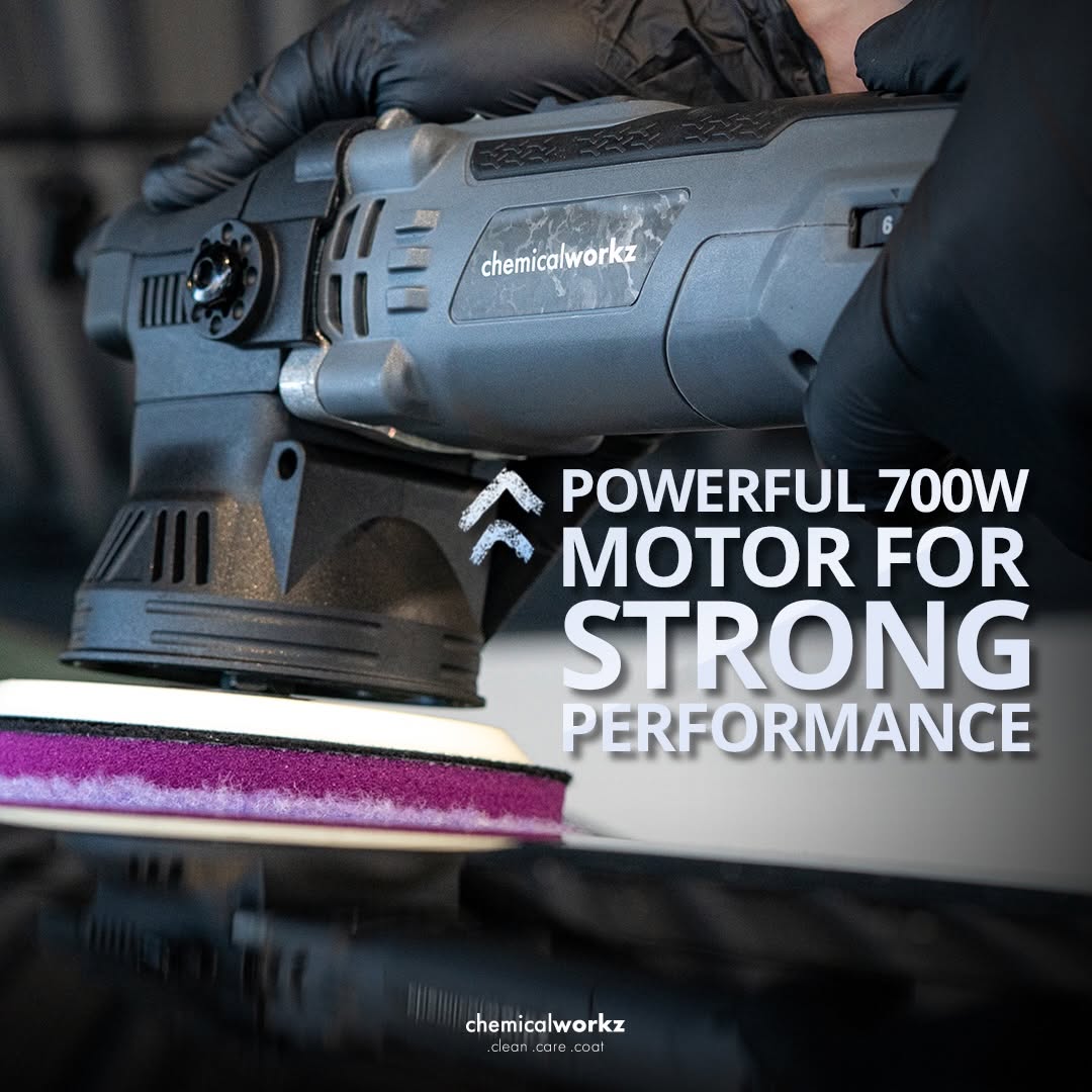 Polishing machine with text highlighting powerful 700W motor on a blurred background