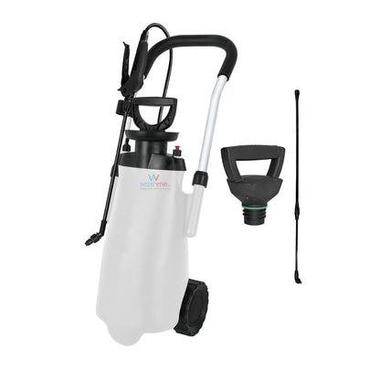 Discover the E-Mobilox, the ultimate sprayer on wheels that offers the best of both worlds with a dual pump system. Whether you choose the reliability of manual pumping or the convenience of a battery-powered pump, the E-Mobilox gives you full control.