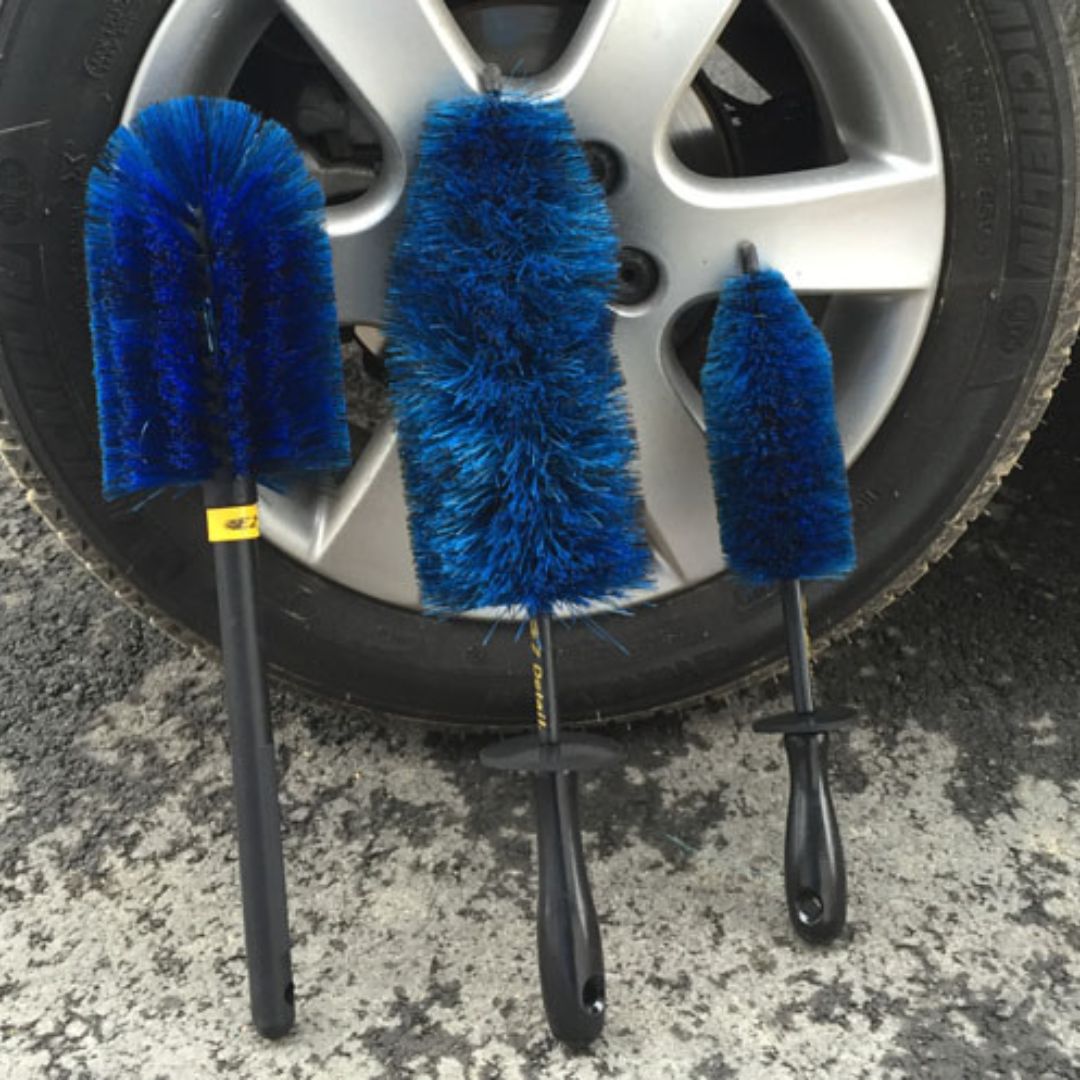 EZ Detail Wheel Brush Blue. Safe wheel brush for wheel barrel. Wheel brush set for alloy wheels, diamond cut and engine bay. Engine bay brush for cleaning. EZ Detail Ireland