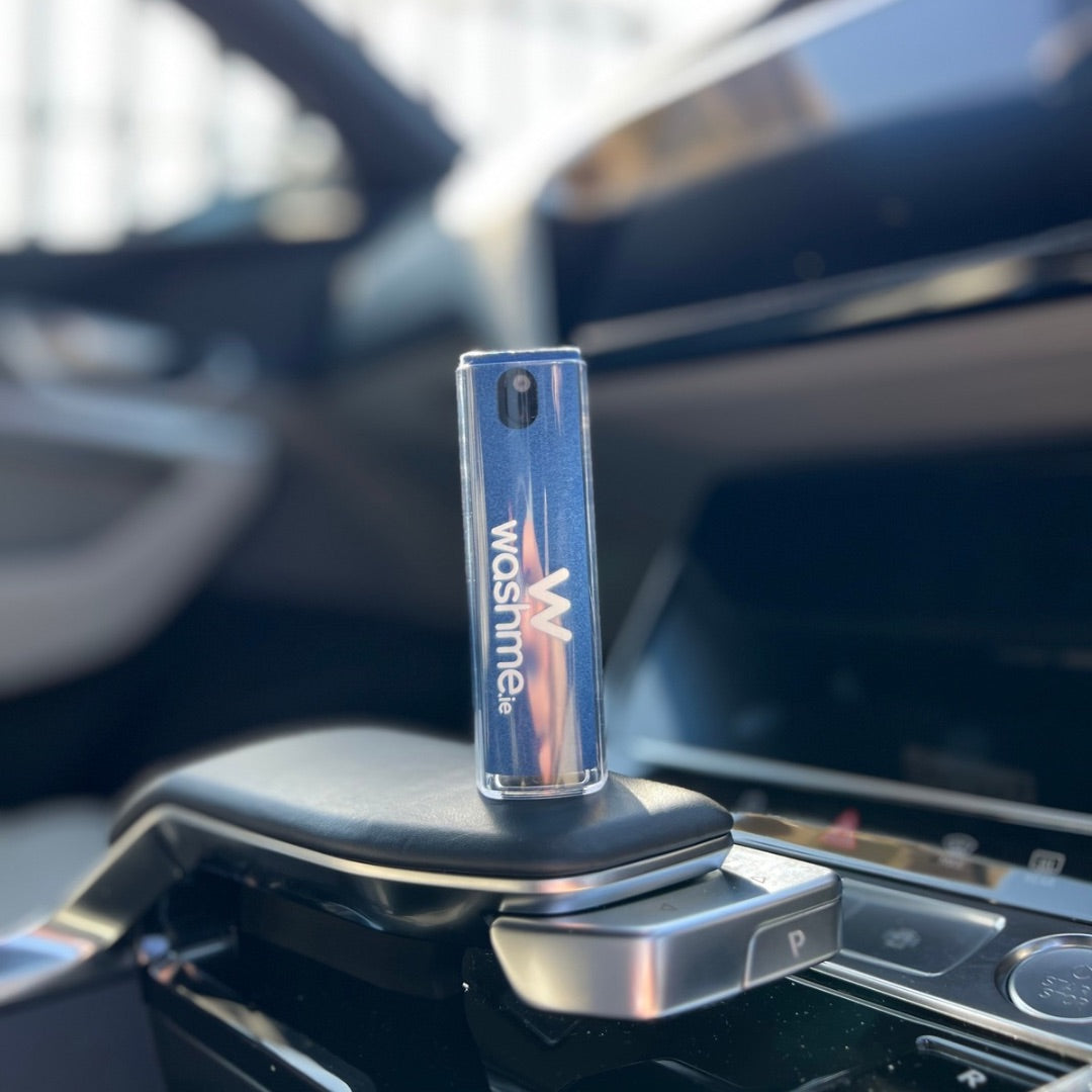 Keep your car's infotainment screen looking crystal clear with our navy-blue 2-in-1 Car Infotainment Screen Cleaner Kit. Specially designed for your vehicle’s touchscreens, this portable cleaner provides a streak-free, scratch-free finish in seconds.