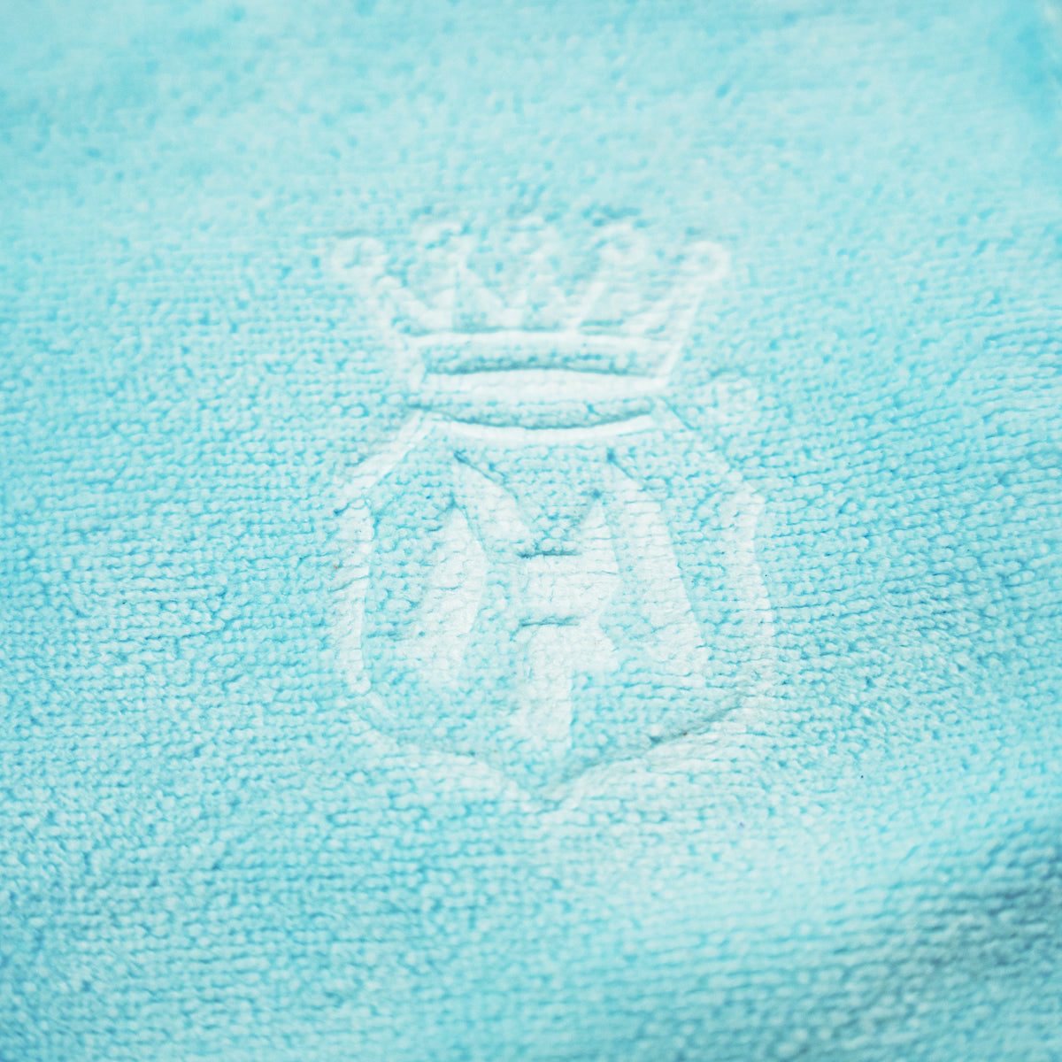 Labosmetica Ideale interior microfibre cloth. Simply the best microfibre cloth for interior. The new microfibre cloths called "IDEALE" are the first in the world with Labocosmetica Weave Design Texture, offering unique performance in the detailing sector. They convey a unique sensation from the first touch: it feels like having a velvet cloth in your hands, never seen before on the market. Labocosmetica Ireland