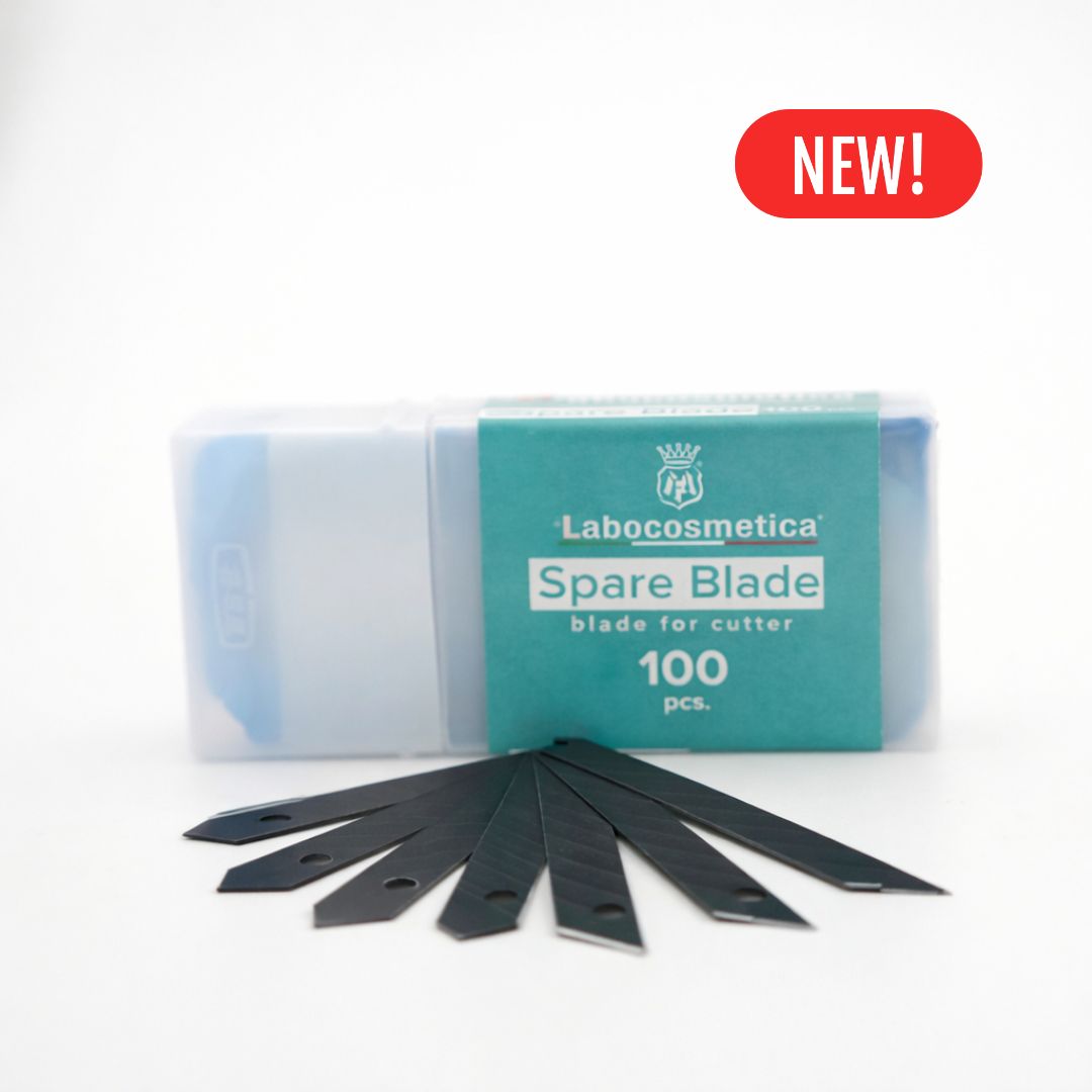 Pack of Labocosmetica spare blades with a 'NEW!' label on a white background