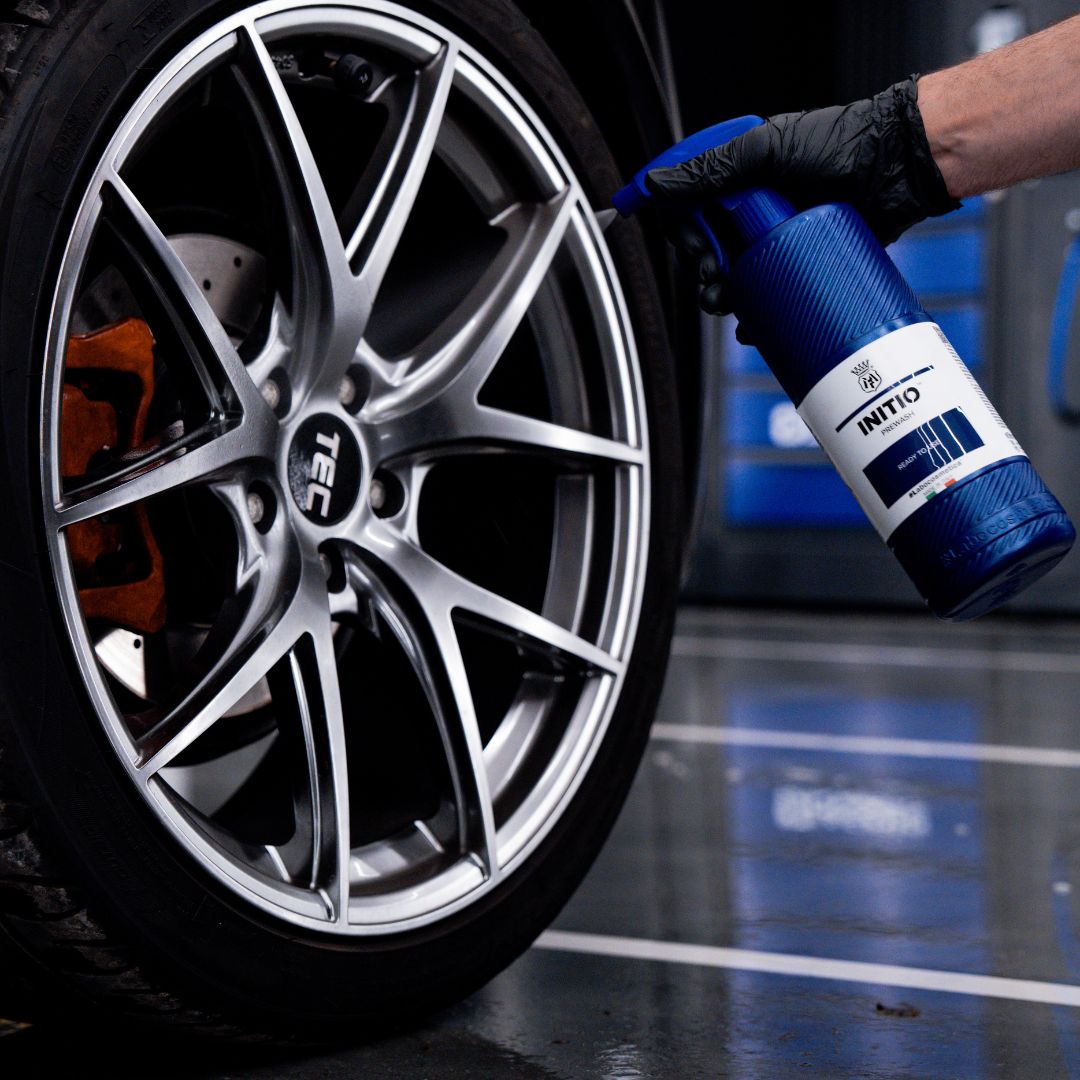 Labocosmetica Initio used to clean an Audi wheel