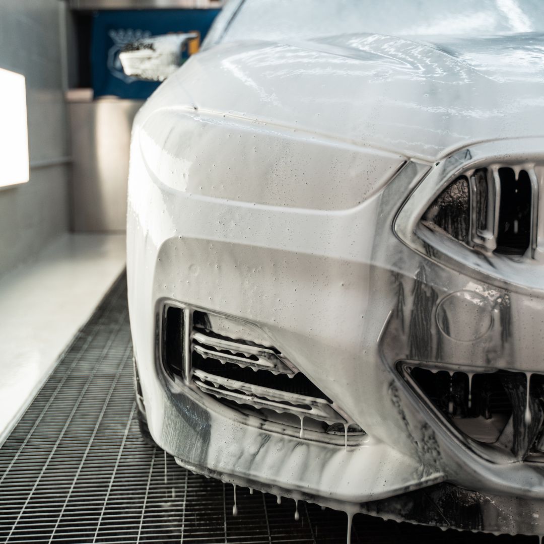 Labocosmetica Purifica foam thick layer on BMW front