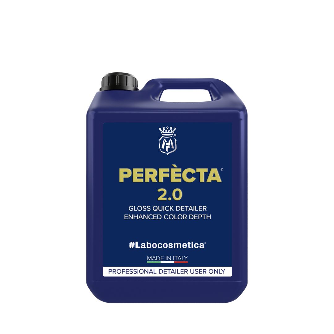 Labocosmetica Perfecta 2.0. next generation gloss quick detailer for enhanced colour depth. Remove Waterspots. Best quick detailer for summer. No streak quick detailer. Labocosmetica Cork Ireland. Labocosmetica Ireland. Alfra Romeo Giulietta