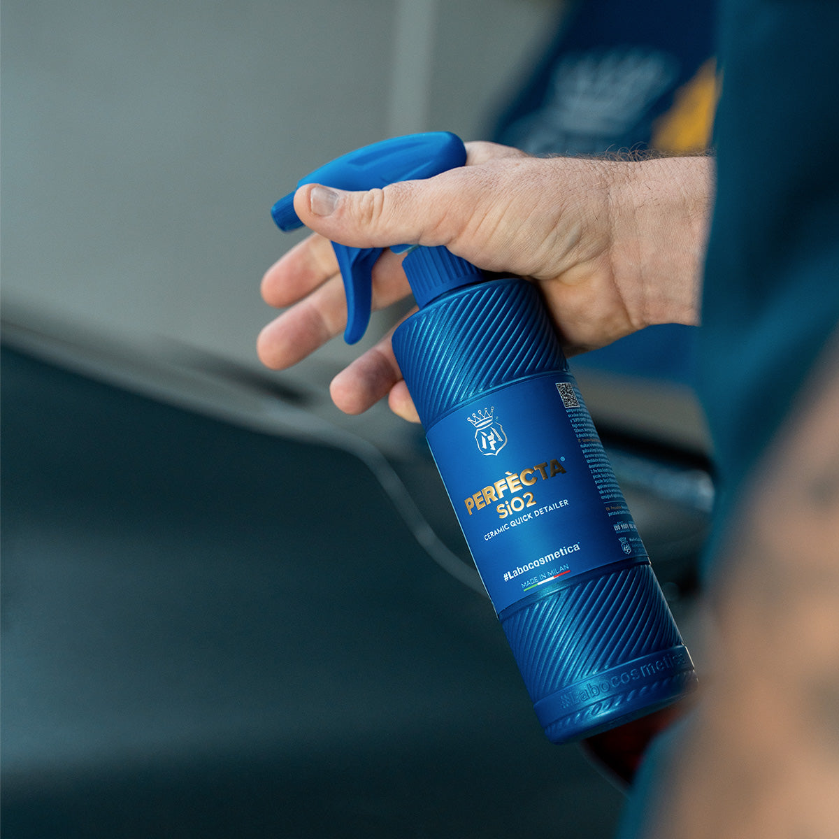 Labocosmetica Perfecta Ceramic Quick Detailer. SiO2 Quick Detailer. High gloss and shine. wet look. blue bottle with see through cap. Labocosmetica Cork Ireland