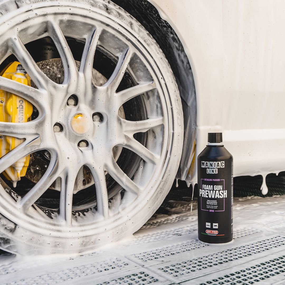 For those who want quick gloss and beading. The Maniac Foam Gun and Ceramic Shampoo Kit with Quick Detailer.