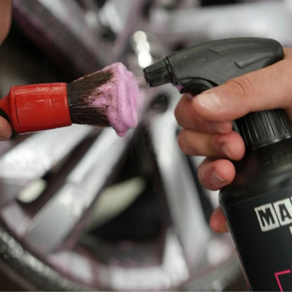 Maniac Wheel Foam Cleaner (Colour Changing) on VW wheel with purple reaction from fallout
