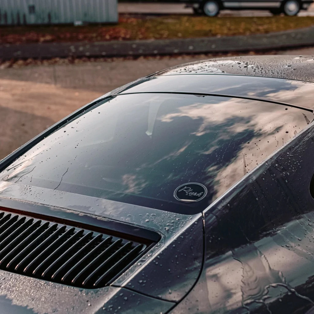 Stjarnagloss Glatt on Porsche hydrophobic and Water repellent rinse aid for coating your car quickly after washing. Stjarnagloss Ireland, Stjarnagloss Cork Ireland