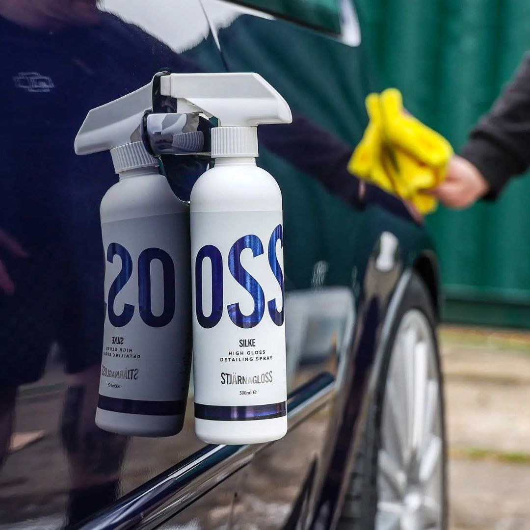Stjarnagloss Silke - High Gloss Detailing Spray reflecting off car door