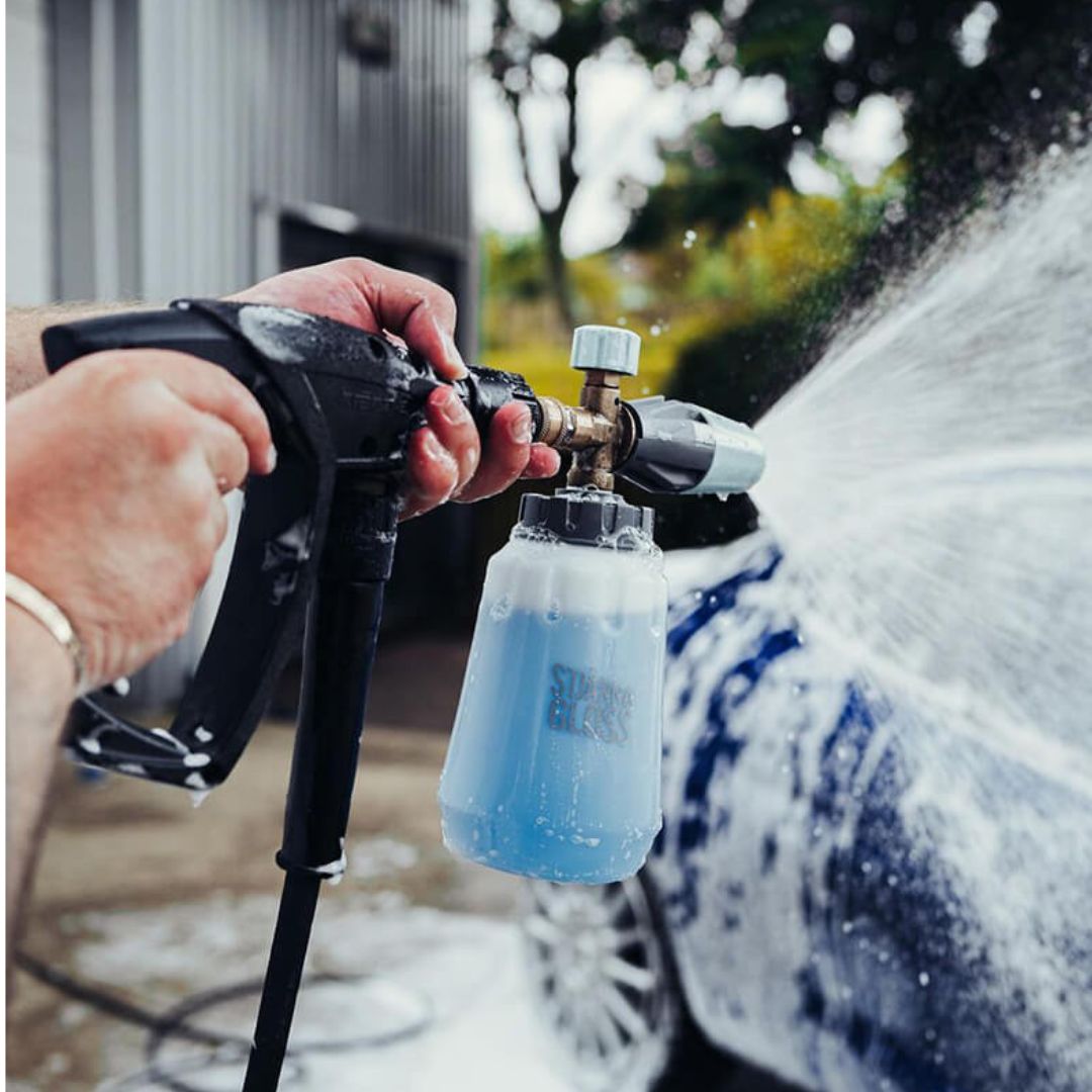 Stjarnagloss Sno Snow Foam Gun. Foam lance. With Karcher connection. Best foam lance like Autoglym Polar Blaster. ph neutral snow form. thick snow foam. pre wash snow foam. best snow foam. Like Autoglym Polar Blast, ADBL Yeti. Stjarnagloss Ireland, Stjarnagloss Cork Ireland.