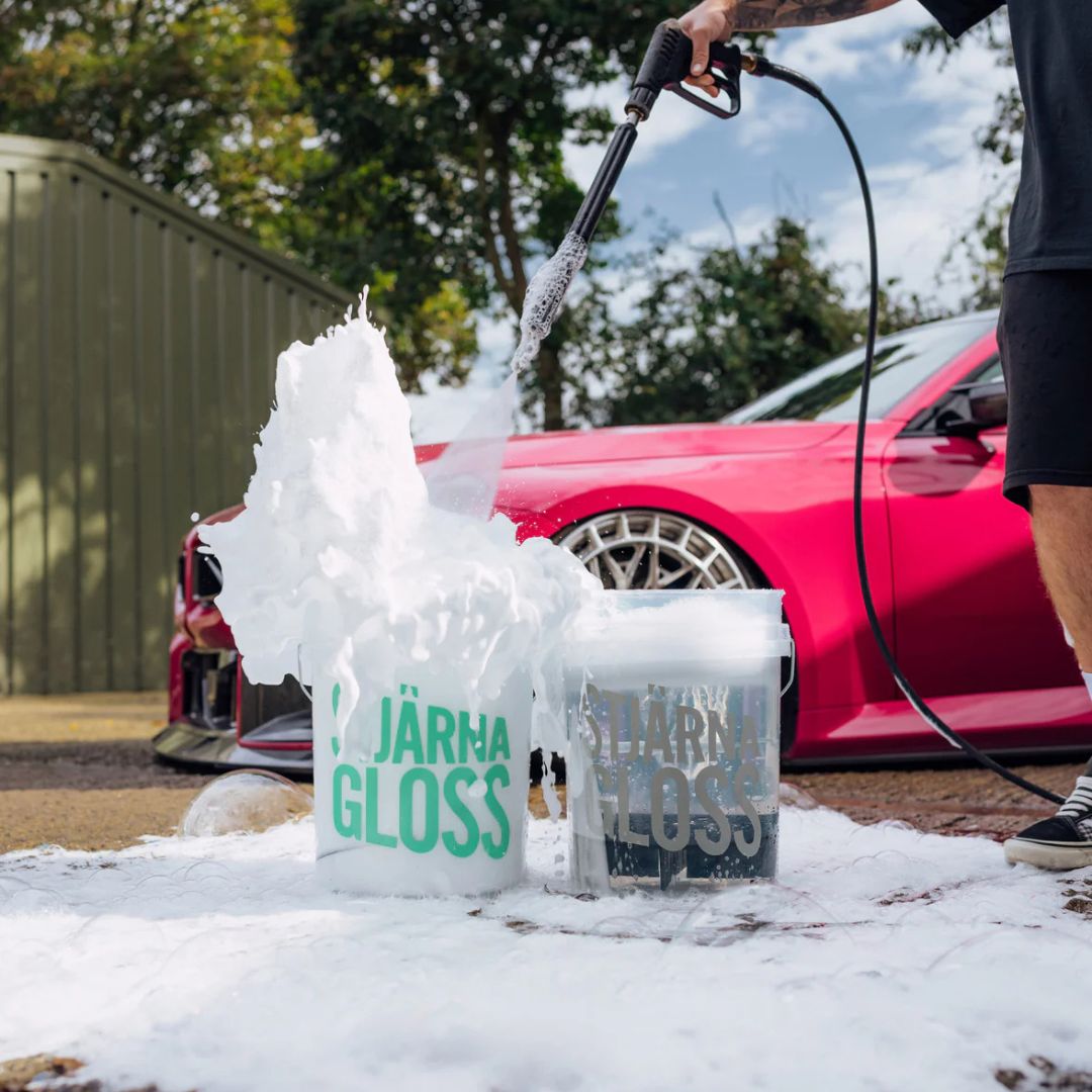 Stjarnagloss Bucket with grit guard. See through bucket for safe washing. 2 bucket wash method with 20L buckets and black grit guards. Stjarnagloss Cork Ireland. Safe wash bucket. two bucket wash method. BMW M2