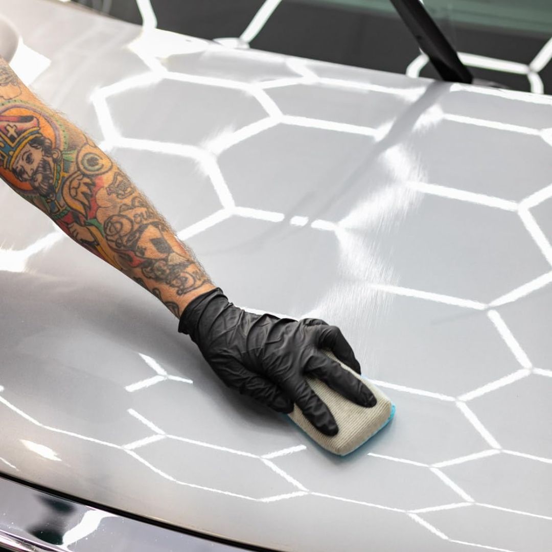 Introducing the Ultra No-Soak Coating Applicator, now available at The Rag Company Europe! Designed with the highest quality microfibre and innovative features, this applicator is a must-have for all car enthusiasts and detailers.