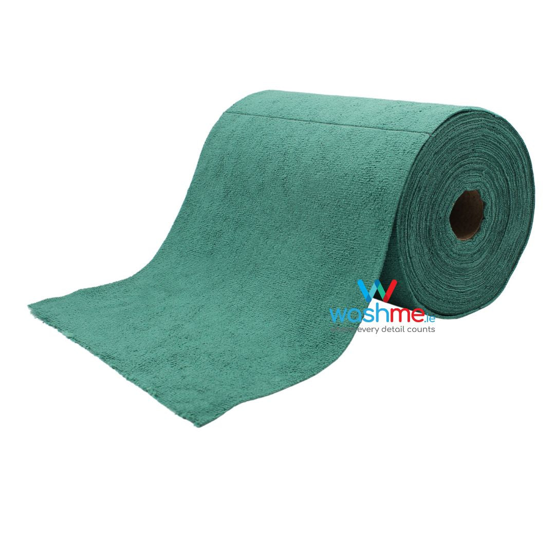 Roll of green microfibre cloth for workshop. Rolls of microfibre cloths are a more durable and qualitative alternative to rolls of paper cloth. After use, wash them in the washing machine to use again. Ideal for general cleaning and the automotive sector.